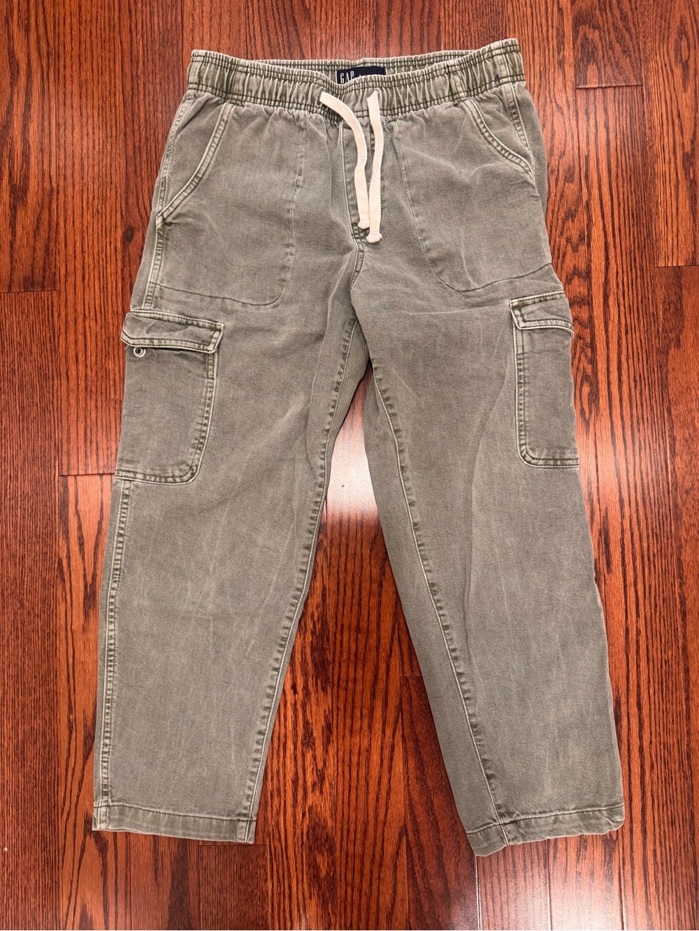 GAP Women’s Olive Green Cargo Jogger Pants